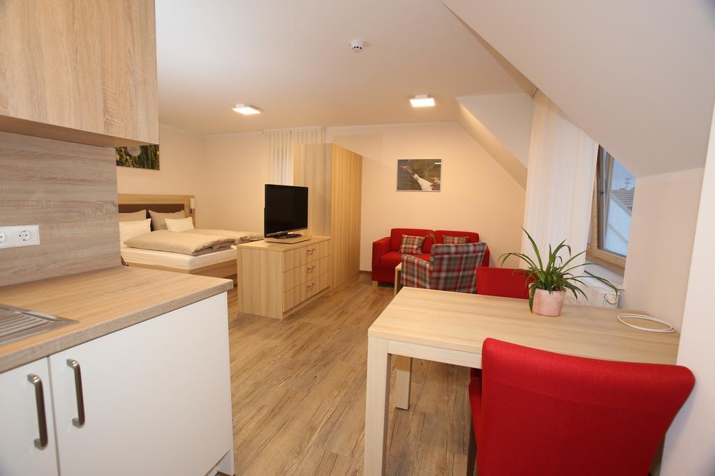 Leidringer Gaestehaus Gmbh Rosenfeld ภายนอก รูปภาพ