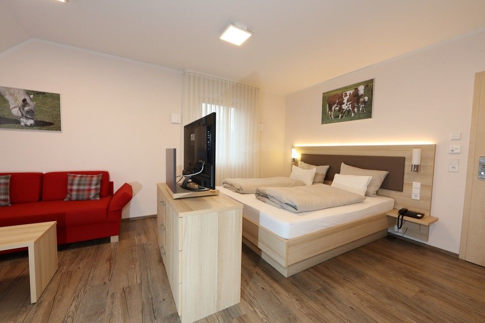 Leidringer Gaestehaus Gmbh Rosenfeld ภายนอก รูปภาพ