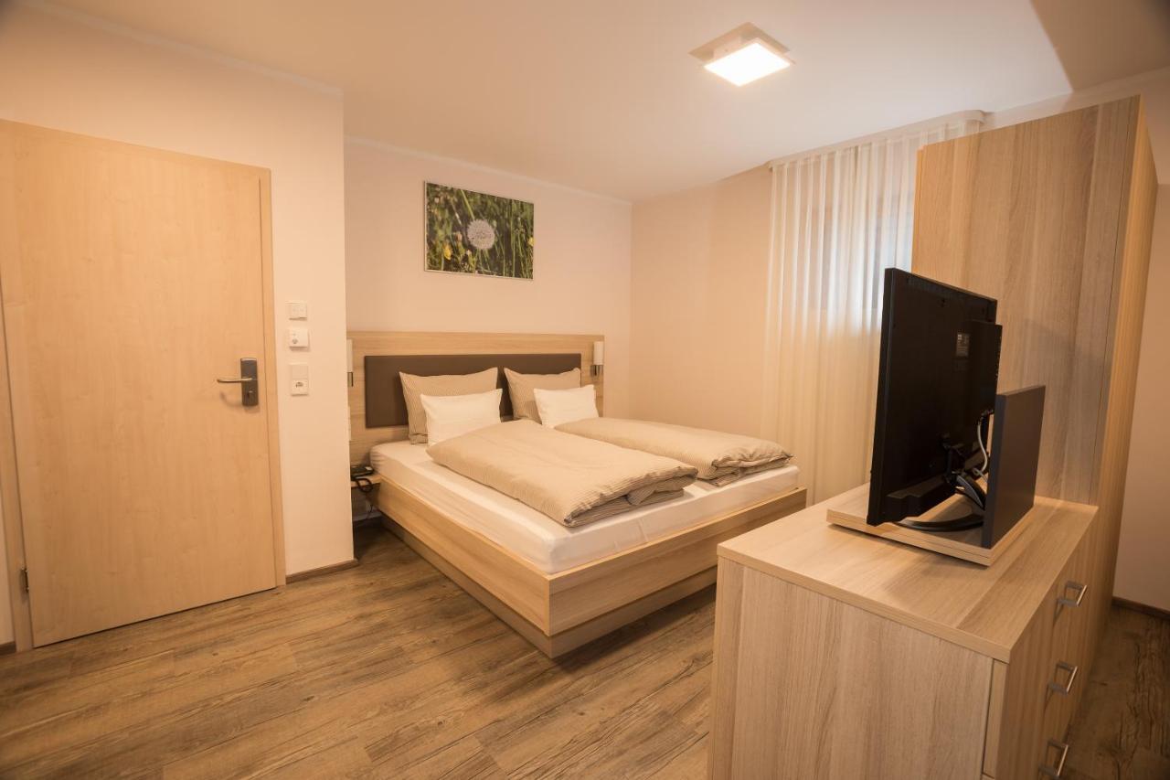 Leidringer Gaestehaus Gmbh Rosenfeld ภายนอก รูปภาพ