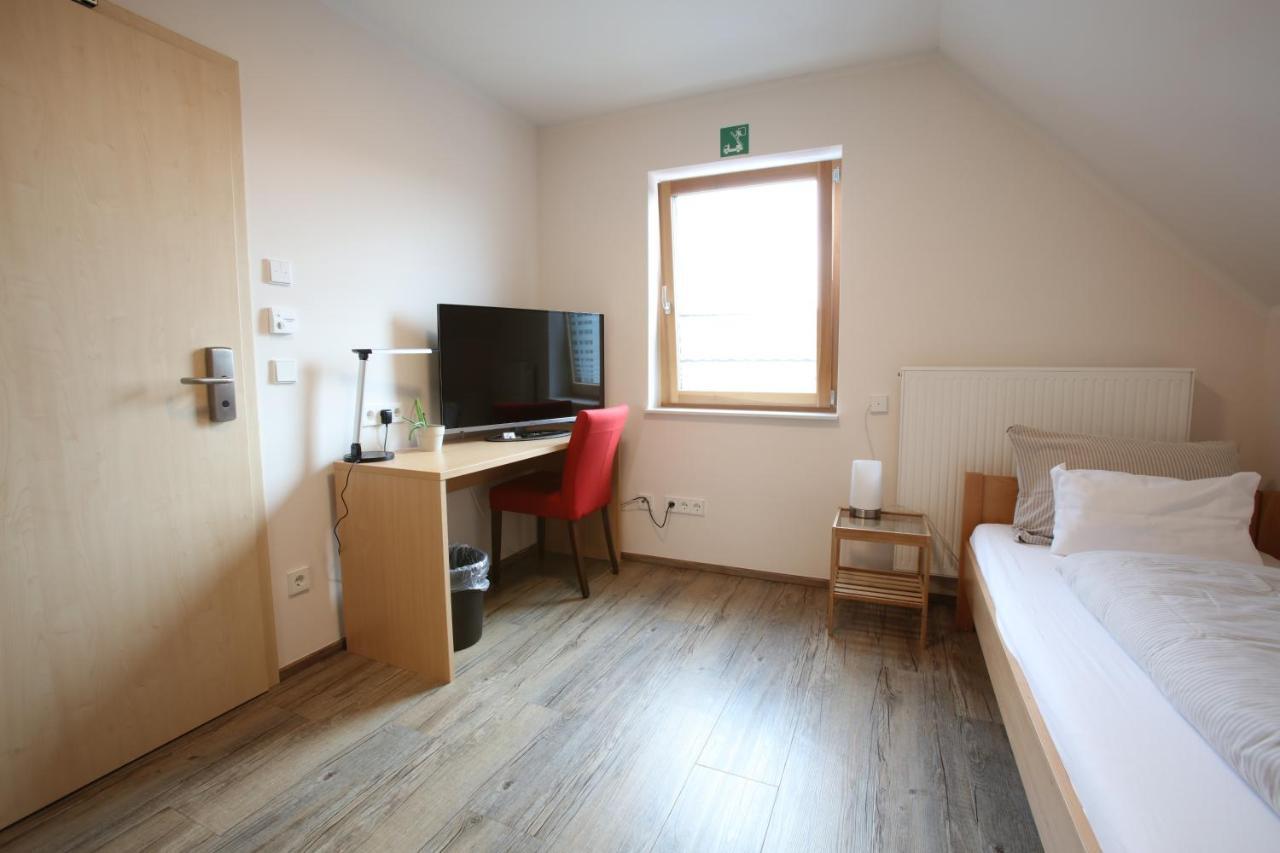 Leidringer Gaestehaus Gmbh Rosenfeld ภายนอก รูปภาพ